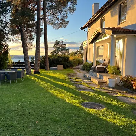 Large With Garden And Beautiful Sea View فيلة *