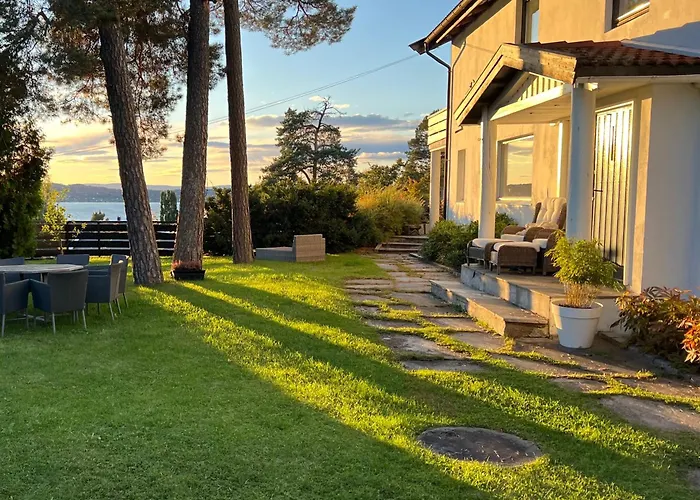 Large With Garden And Beautiful Sea View Villa *